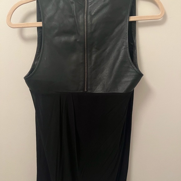 Leather and silk chiffon sleeveless blouse - Picture 3 of 3